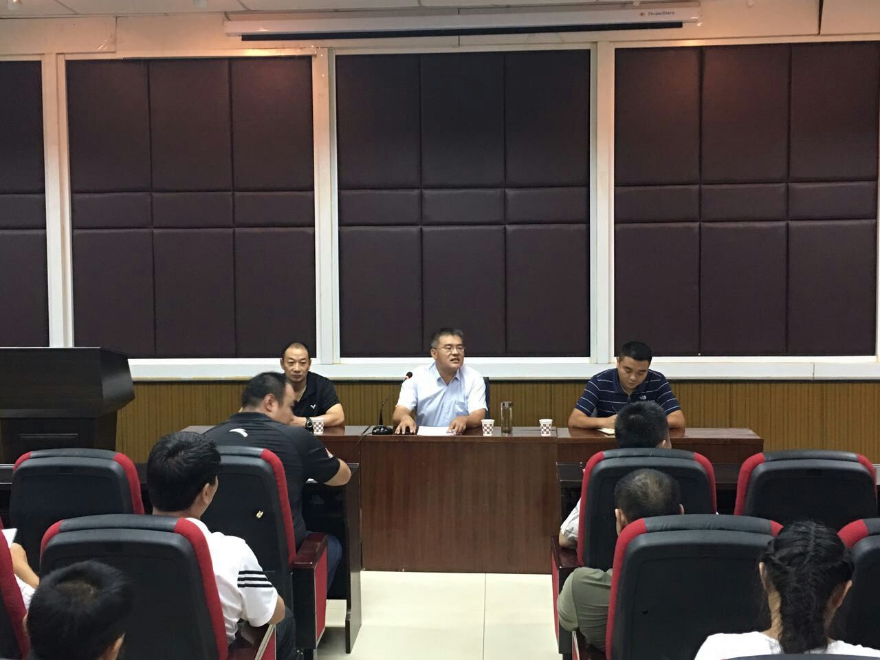 上午见面会参会领导 蓝鲸体育备用网址